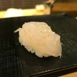 鮨 波やし - ［７回目］白えびの握り