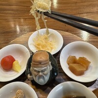 シーファン - クラゲの細切り、箸上げ