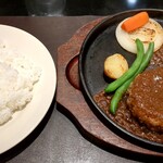 札幌牛亭 - 料理写真:ステーキハンバーグ（150ｇ・ライス大盛り）