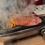 焼肉ダイニング MEGUMI - 立ちこめる煙