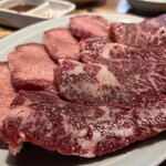 炭火焼肉ホルモンさわいし - 