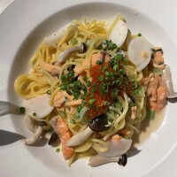 キハチ 青山本店 - イクラとスモークサーモンのクリームパスタ