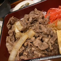 すき焼き十二天 - すき焼き重、アップ
