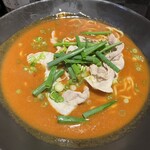 麺酒房 実之和 - 赤いかれー麺（激辛、並盛り、1100円）