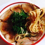 本家 第一旭 -  特製ラーメン850円。通常ラーメンの2倍のチャーシューと麺が大盛りのがっつり系♪