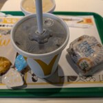マクドナルド - マックのハッシュポテト、好きなんですよねぇ。ただ、コストコかどこかで買ったハッシュポテトをいただいたことがあるんですが、味がそっくりだったような。。