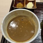 長男、もんたいちお - カレーつけ汁　ガラムマサラ、粉チーズ