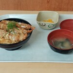 馬鹿値食堂 - えび玉丼…濃い味が食った感を増す×２…。