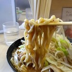 ラーメン二郎 - 麺リフト