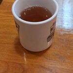 代々木屋 - お茶はすぐに足してくれる