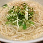 日本料理FUJI - この日の色んな魚介のアラで取った出汁らーめん・煎り胡麻と天城軍鶏