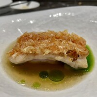 CIRPAS - 金目鯛の鱗焼きと発酵トマトのスープ