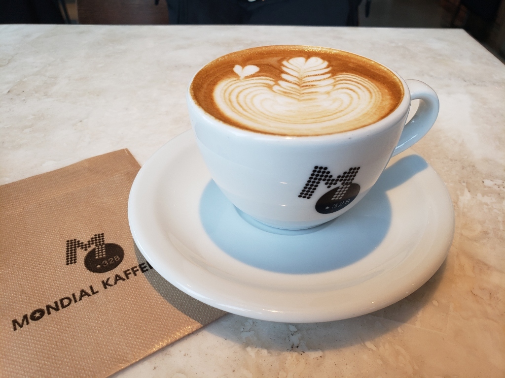 写真 : モンディアルカフェ328 TUGBOAT （MONDIAL KAFFEE 328