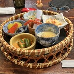 和韓料理 プルコギ専門店 じゅろく - ランチの前菜　写真は一人前　全てgood！美味しい