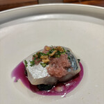 馳走西健一 - 鯵マリネ　レッドオニオンドレッシング　金時草お浸し　桜エビオイル