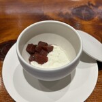 馳走西健一 - ココナッツブランマンジェ　次郎柿コンポート