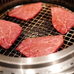 YORONIKU TOKYO AZABUDAIHILLS - シャトーブリアン(ヒレも)の火入れはVANNEさんから学びました。秒で返し続けて焦げを作らず、温める技