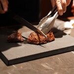 YORONIKU TOKYO AZABUDAIHILLS - カイノミをカット