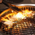 YORONIKU TOKYO AZABUDAIHILLS - 脂を焼く