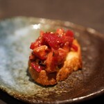 YORONIKU TOKYO AZABUDAIHILLS - 甘いタレユッケとバケットの相性