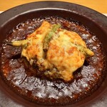 木こり家 - 料理写真:グリルハンバーグ
ベシャメルソースとデミグラスソースにチーズも
ご飯がとてもススム美味しいソースでした♪