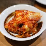 炭火焼肉ホルモンさわいし - キムチ
