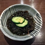 Isobee - お通し(もずく酢)@¥500(税抜)