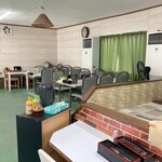 HUJRA HALAL FOOD & RESTAURANT - 店内