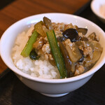 中国菜 膳楽房 - 【本日の日替わりランチ@税込1,100円】鶏挽肉とゴボウのピリ辛炒め on rice