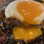 サニーロード - 目玉焼きの黄身を崩し　超うまい！（2024年12月21日撮影）