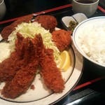 西麻布 三河屋 - 三河屋(海老フライ定食+メンチ)