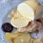 KITCHEN ぬまた - バニラアイス（断面）