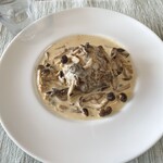 KITCHEN ぬまた - まんまるハンバーグ（上から）