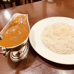 プティフ・ア・ラ・カンパーニュ - カレーが到着