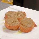 トリワイン ＰＩＫＯＳＨＨＨＵ - レバーペーストのガーリックトースト