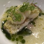 渡辺料理店 - イトヨリ鯛とホタテのエチュベ　葱 レモンコンフィ