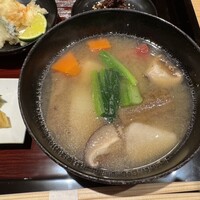銀座 稲葉 - モチ豚とたっぷり根菜の粕汁 ※和食の本領が発揮！