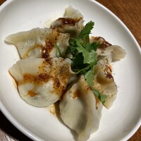 老四川 飄香小院 - ニラたっぷり もちもち水餃子 四川ソース⟡.·*.