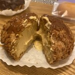 セシル ブルー - 中のクリームは焦がしキャラメル風味で甘くない