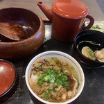 炭焼うな富士 - 一口めはそのまま、最後は出汁をかけ