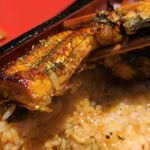 うな重 - 分厚いけど肉も皮も軟らかい鰻