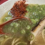 豚平 - 味変の赤いやつ、これまた美味い