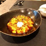 小菜一碟 -  ・牛ほほ入り麻婆豆腐(白子トッピング) 