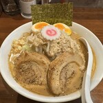ヤマネコ軒 - 特製豚そば（白湯）＋ヤサイ増し＋ニンニク＋アブラ