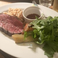 カルネジーオ イースト - 