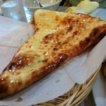 カレー専門店cafe New Delhi -  プレーンナン