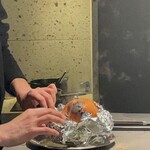 VERT - 灰焼きしたシルバーベルを取り出す