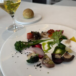 L'OCEANO - バーニャカウダ　菊芋のピューレ