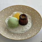 オテル・ド・ヨシノ - カヌレ、マカロン、フランスのグミ