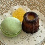 オテル・ド・ヨシノ - カヌレ、マカロン、フランスのグミ